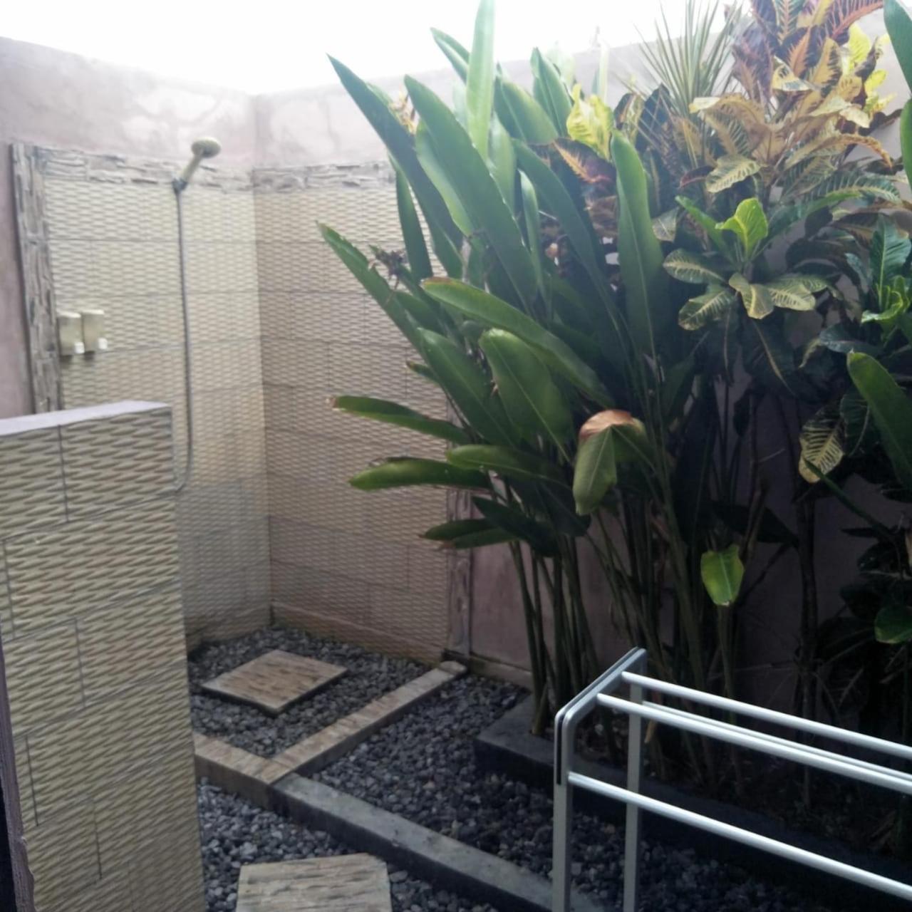 Kubu Sunset Guest House Lembongan Buitenkant foto