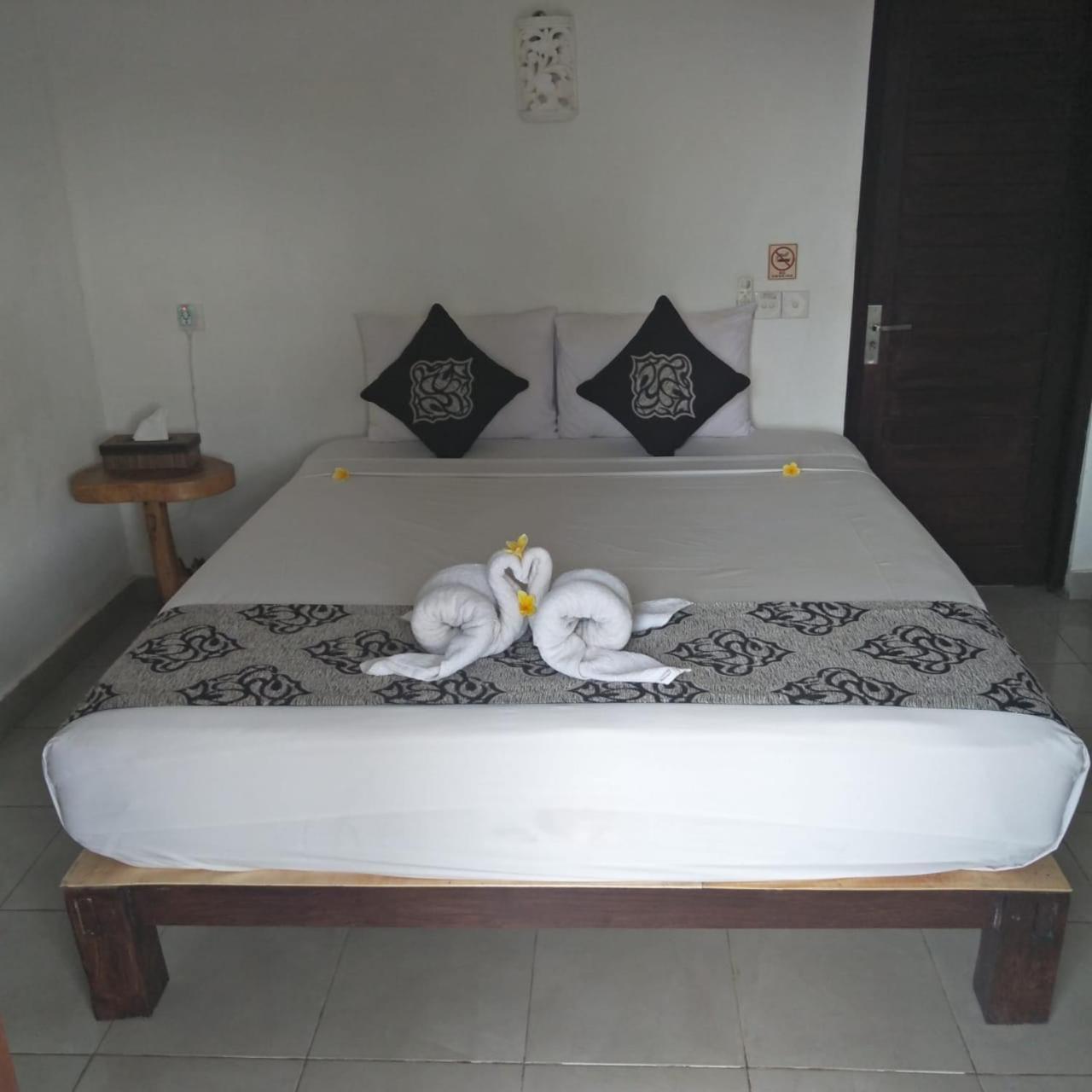 Kubu Sunset Guest House Lembongan Buitenkant foto